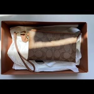 Vintage coach wristlet NWOT